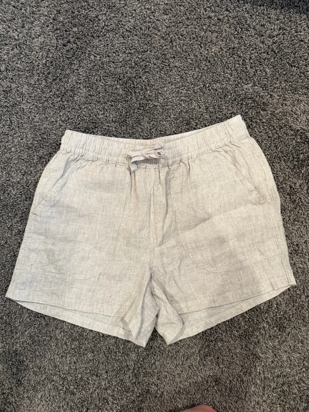 NWT Quince 100% Linen Shorts. Size small. - Picture 2 of 6